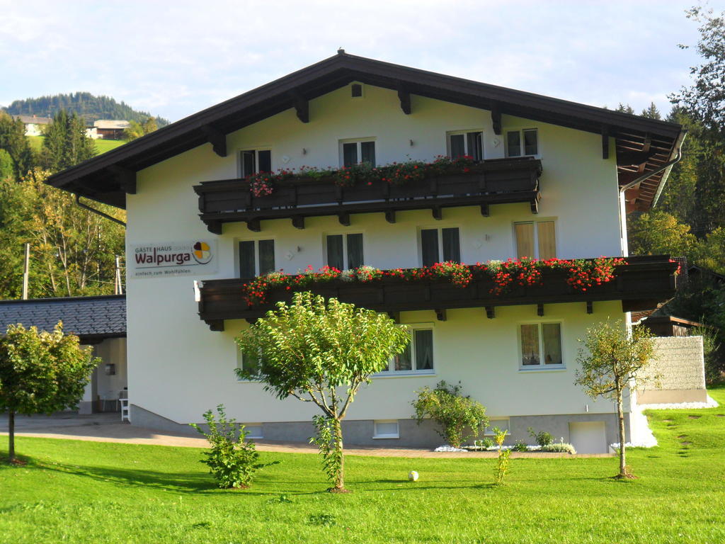 Gastehaus Walpurga Hotel Russbach am Pass Gschuett Luaran gambar