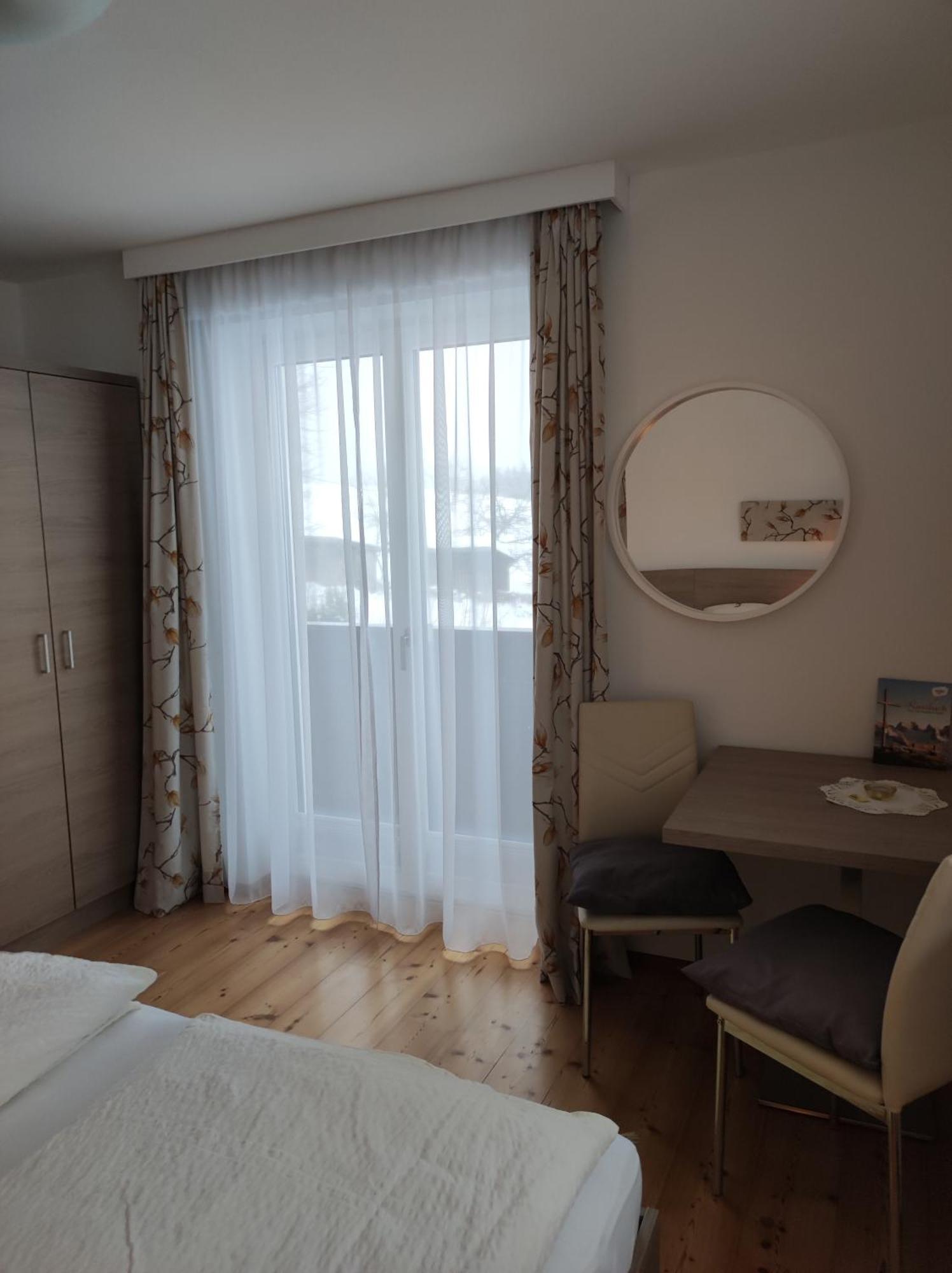 Gaestehaus Walpurga Russbach am Pass Gschuett Luaran gambar