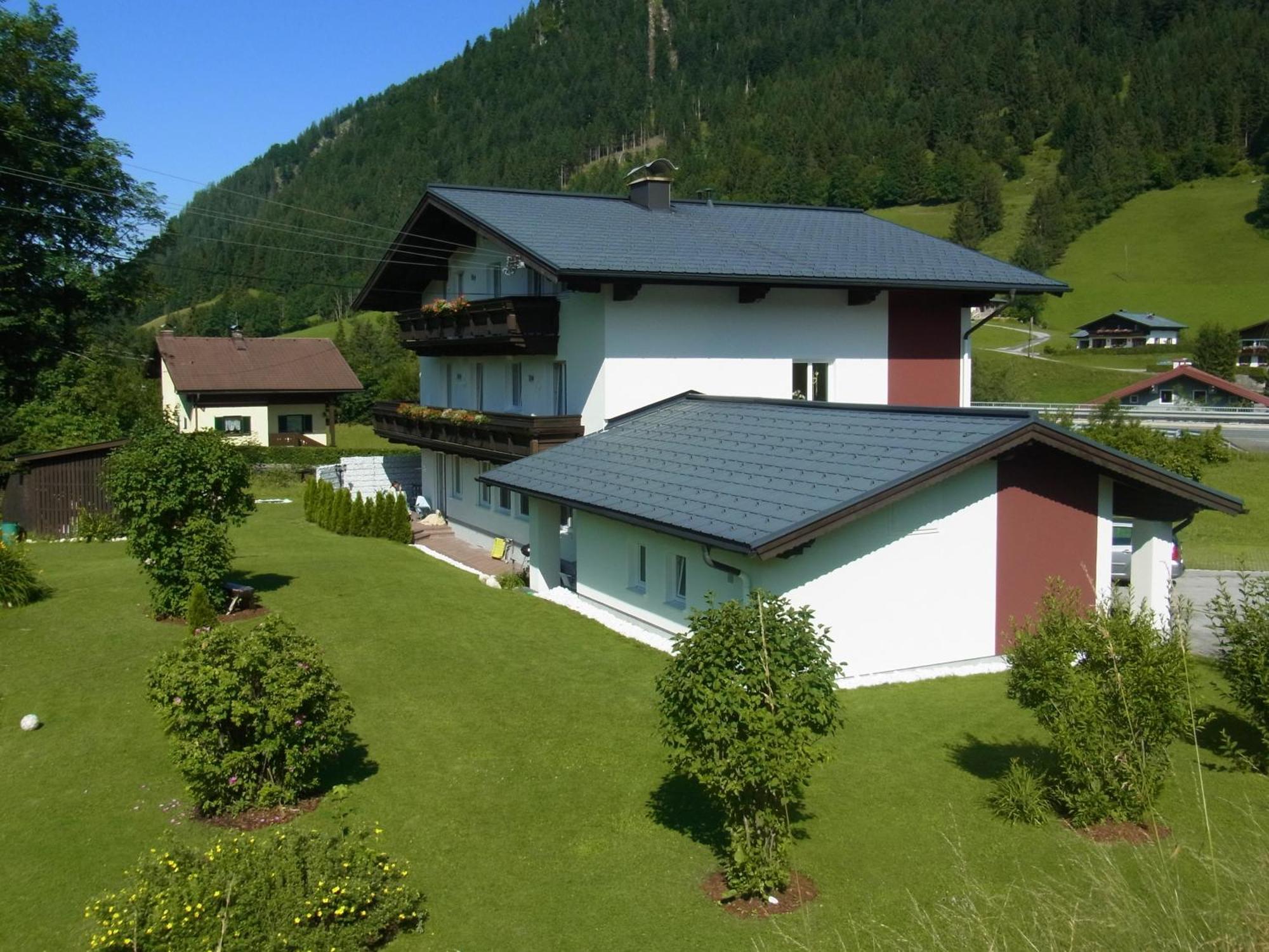 Gaestehaus Walpurga Russbach am Pass Gschuett Luaran gambar