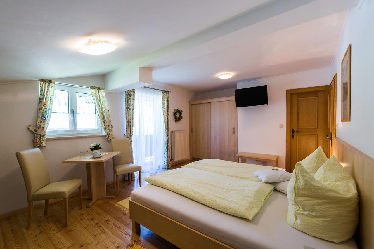 Gaestehaus Walpurga Russbach am Pass Gschuett Luaran gambar